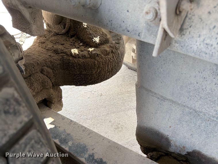 image for item DN6646 2004 Mack CV713 ready mix truck