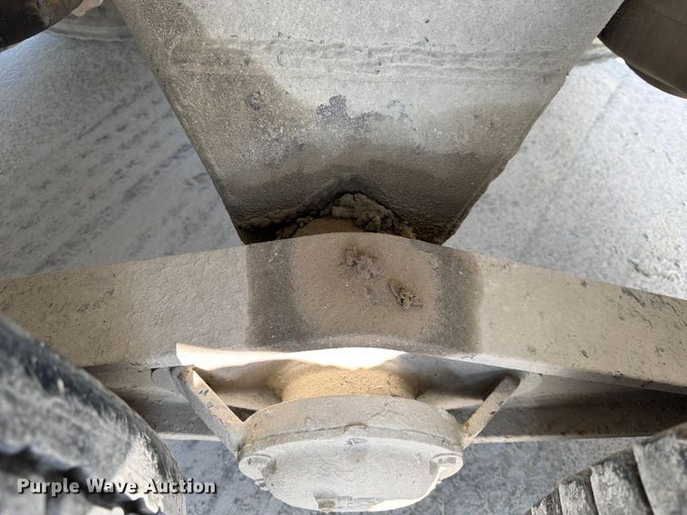 image for item DN6646 2004 Mack CV713 ready mix truck
