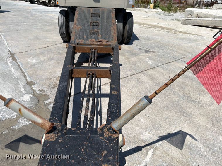 image for item DN6647 2013 Cornhusker 800 800R-8212-844 end dump pup trailer
