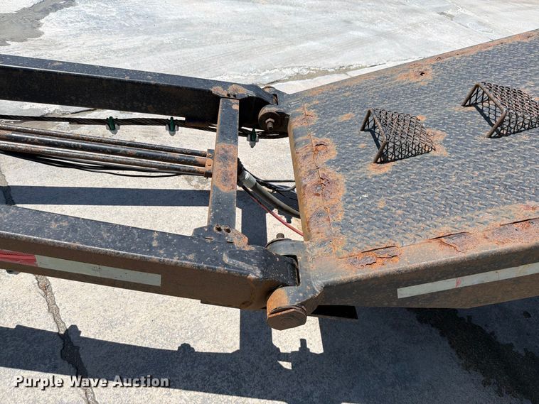 image for item DN6647 2013 Cornhusker 800 800R-8212-844 end dump pup trailer