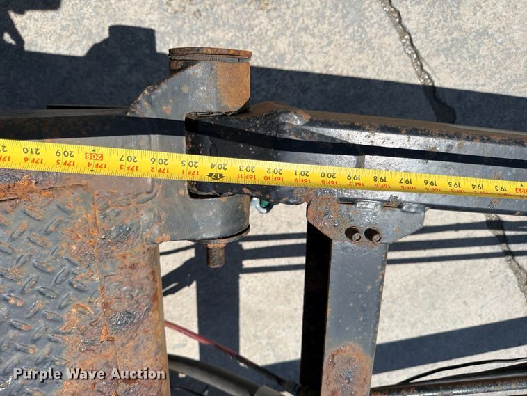 image for item DN6647 2013 Cornhusker 800 800R-8212-844 end dump pup trailer