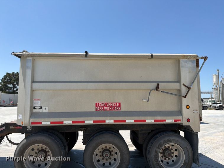 image for item DN6647 2013 Cornhusker 800 800R-8212-844 end dump pup trailer