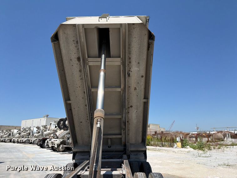 image for item DN6647 2013 Cornhusker 800 800R-8212-844 end dump pup trailer