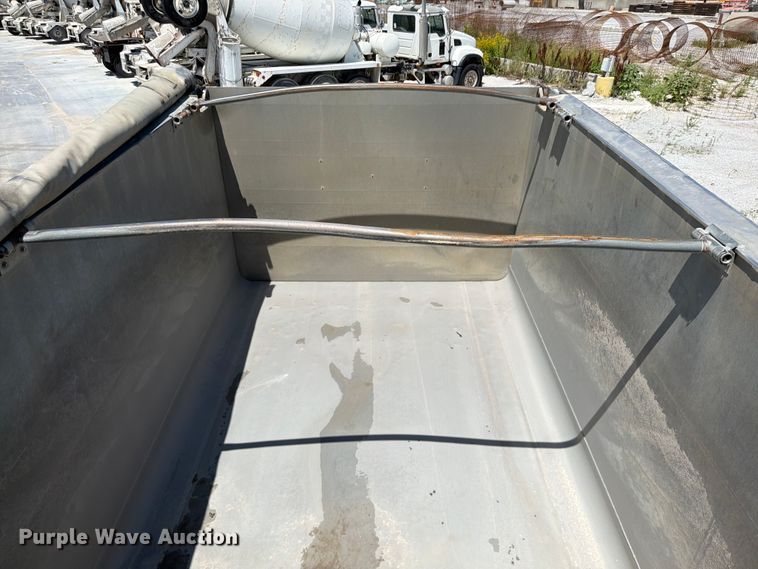 image for item DN6647 2013 Cornhusker 800 800R-8212-844 end dump pup trailer