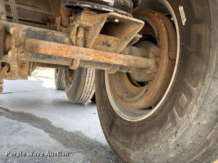 image for item DN6647 2013 Cornhusker 800 800R-8212-844 end dump pup trailer