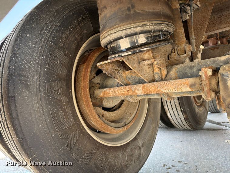 image for item DN6647 2013 Cornhusker 800 800R-8212-844 end dump pup trailer