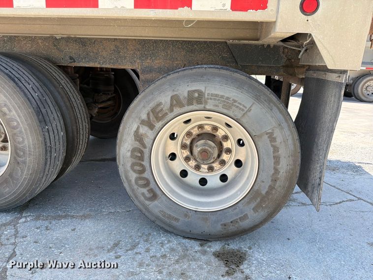 image for item DN6647 2013 Cornhusker 800 800R-8212-844 end dump pup trailer