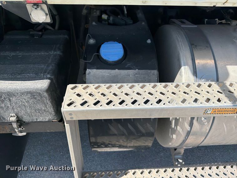 image for item DN6648 2016 Mack Pinnacle CHU613 dump truck