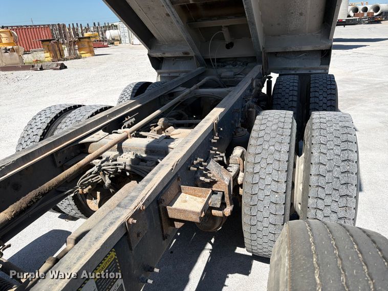 image for item DN6648 2016 Mack Pinnacle CHU613 dump truck