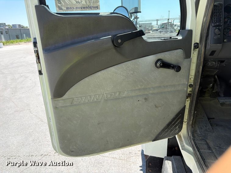 image for item DN6648 2016 Mack Pinnacle CHU613 dump truck