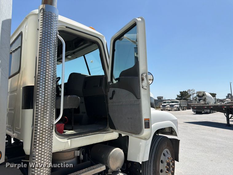 image for item DN6648 2016 Mack Pinnacle CHU613 dump truck