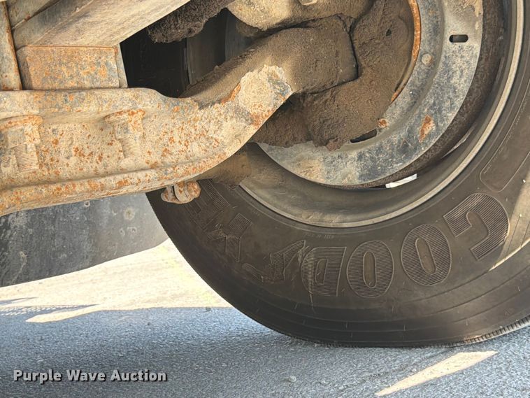 image for item DN6648 2016 Mack Pinnacle CHU613 dump truck