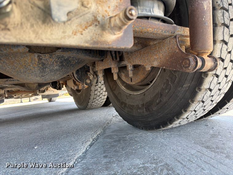 image for item DN6648 2016 Mack Pinnacle CHU613 dump truck