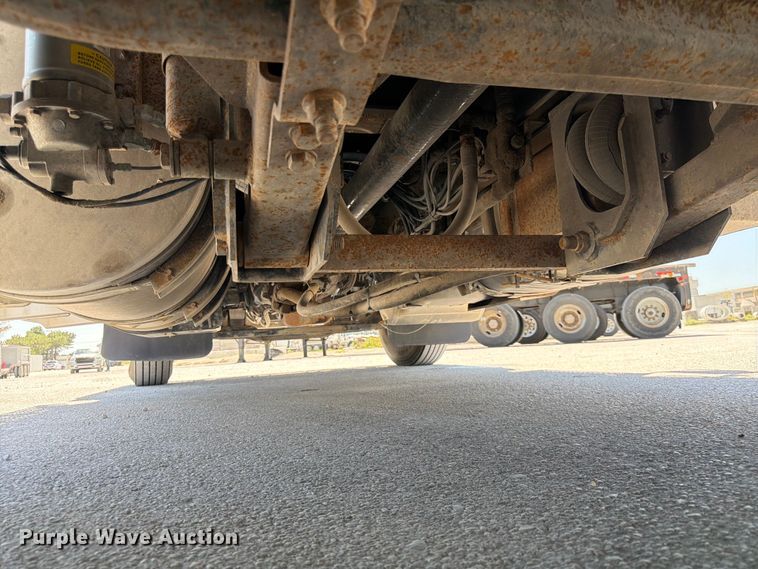 image for item DN6648 2016 Mack Pinnacle CHU613 dump truck
