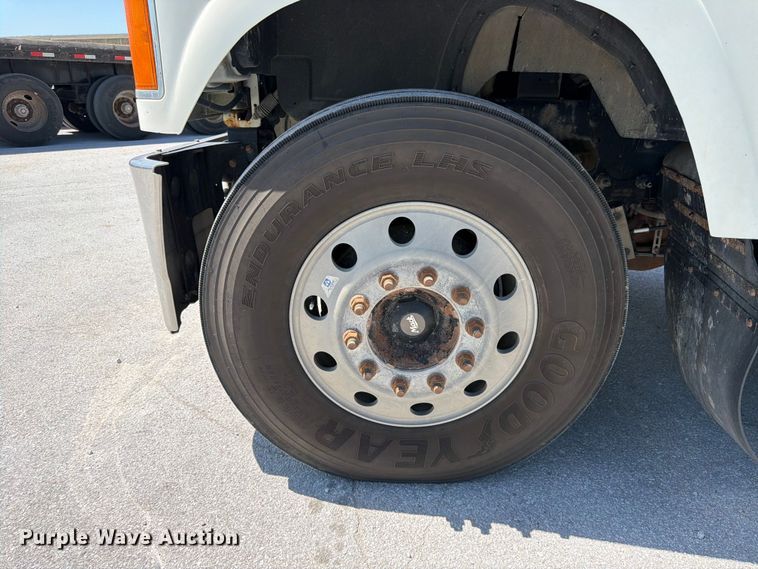 image for item DN6648 2016 Mack Pinnacle CHU613 dump truck