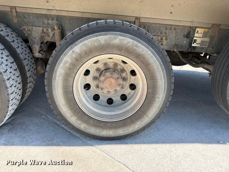 image for item DN6648 2016 Mack Pinnacle CHU613 dump truck