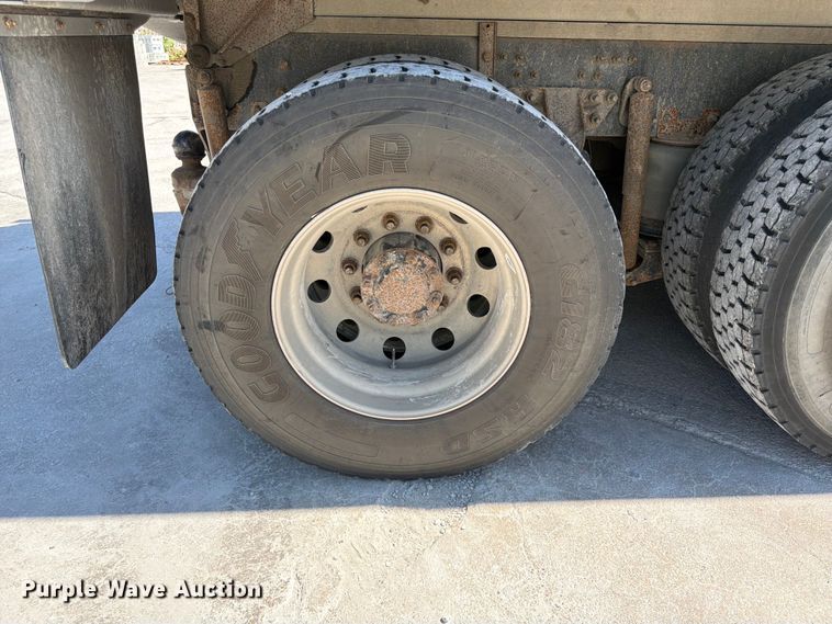 image for item DN6648 2016 Mack Pinnacle CHU613 dump truck