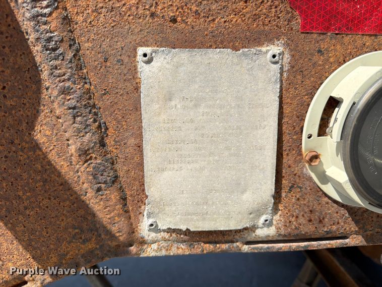 image for item DN6649 2016 Cornhusker 800 end dump pup trailer