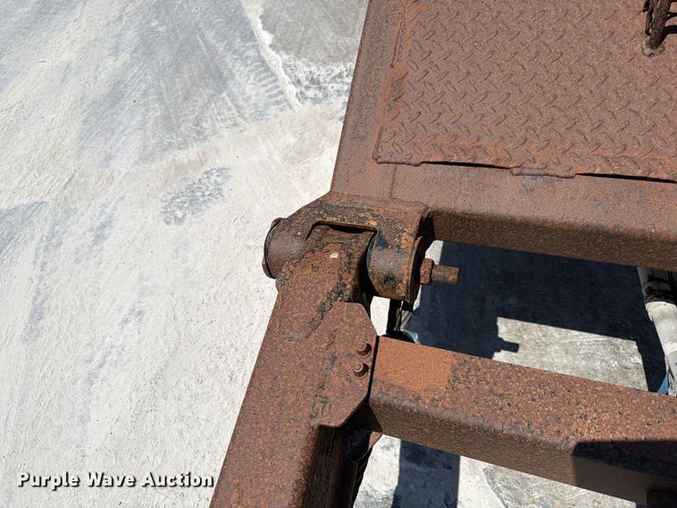 image for item DN6650 2012 Cornhusker 800 end dump pup trailer