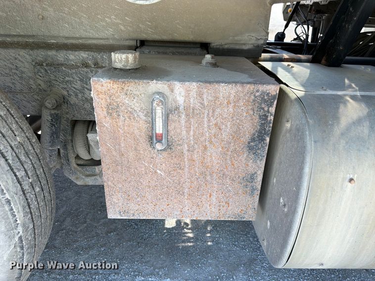 image for item DN6651 2012 Mack Pinnacle CHU613 dump truck
