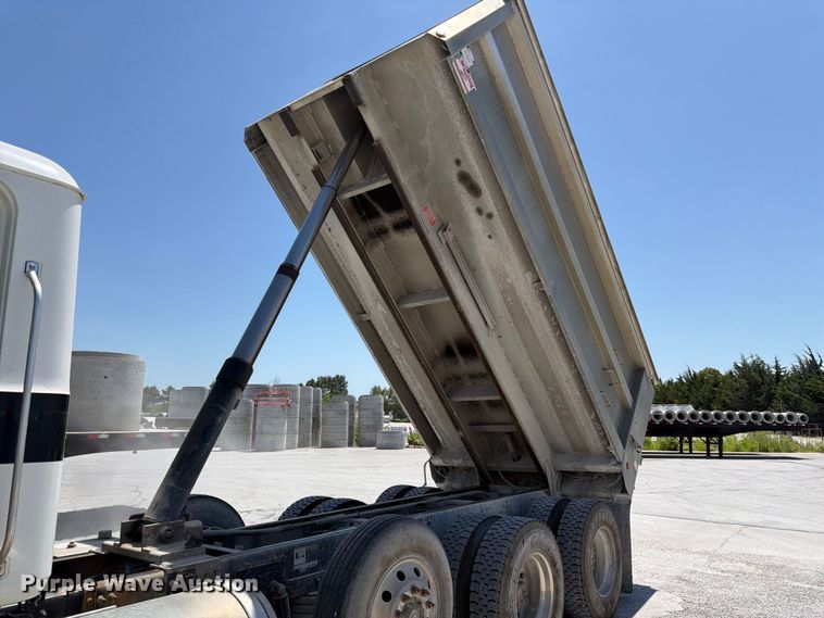 image for item DN6651 2012 Mack Pinnacle CHU613 dump truck