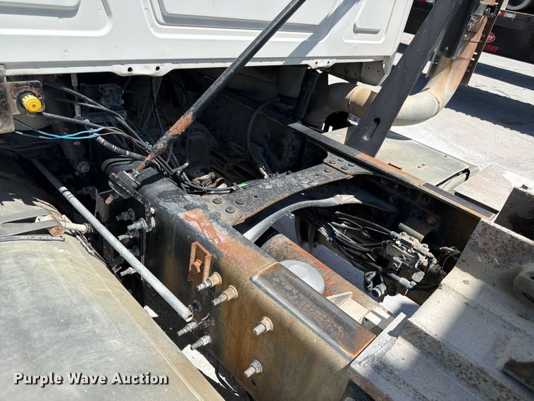 image for item DN6651 2012 Mack Pinnacle CHU613 dump truck