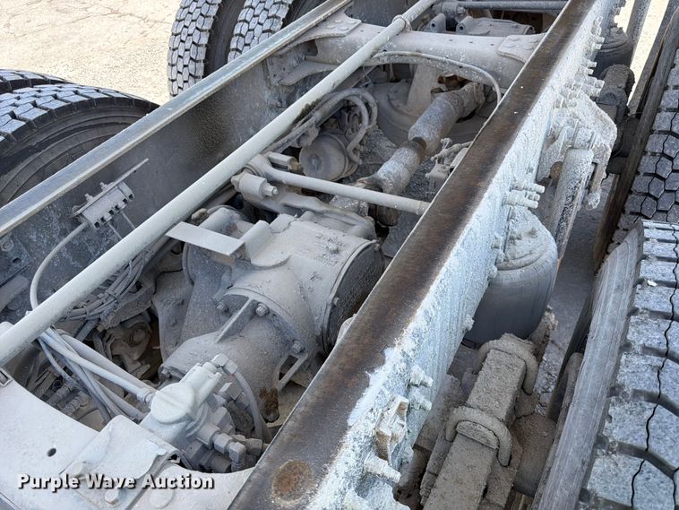 image for item DN6651 2012 Mack Pinnacle CHU613 dump truck