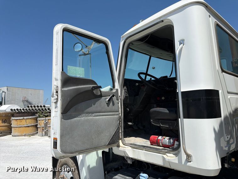 image for item DN6651 2012 Mack Pinnacle CHU613 dump truck