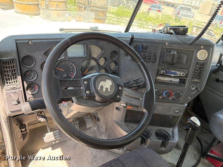 image for item DN6651 2012 Mack Pinnacle CHU613 dump truck