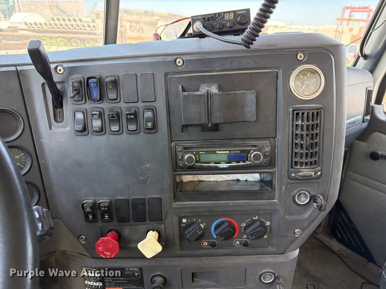 image for item DN6651 2012 Mack Pinnacle CHU613 dump truck