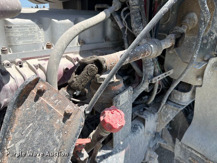 image for item DN6651 2012 Mack Pinnacle CHU613 dump truck