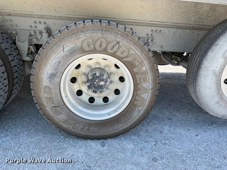 image for item DN6651 2012 Mack Pinnacle CHU613 dump truck