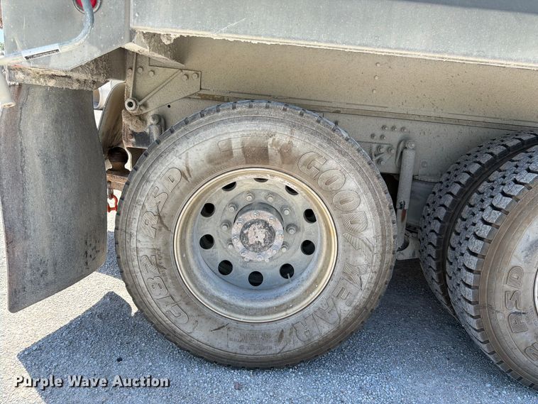 image for item DN6651 2012 Mack Pinnacle CHU613 dump truck