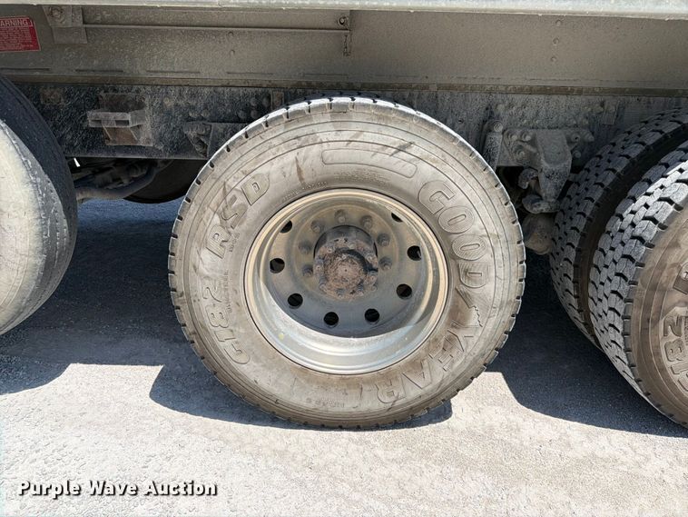 image for item DN6651 2012 Mack Pinnacle CHU613 dump truck