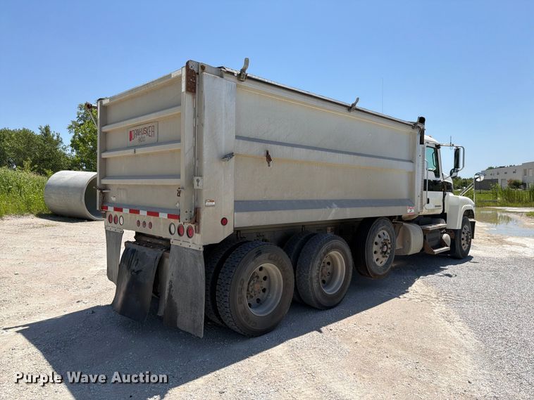 image for item DN6653 2013 Mack CHU613 dump truck