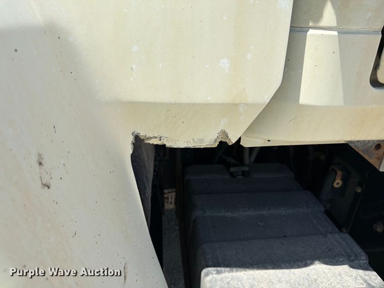image for item DN6653 2013 Mack CHU613 dump truck