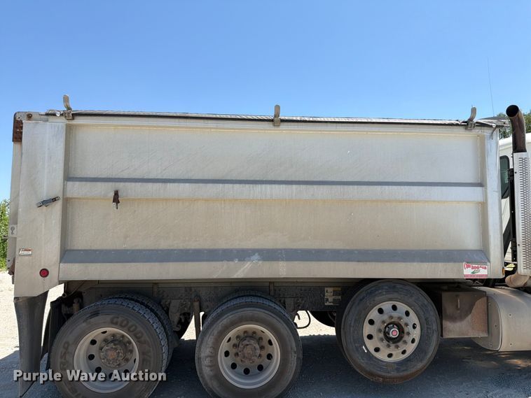 image for item DN6653 2013 Mack CHU613 dump truck