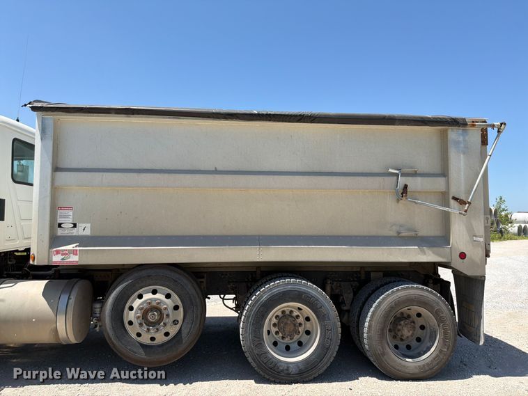 image for item DN6653 2013 Mack CHU613 dump truck