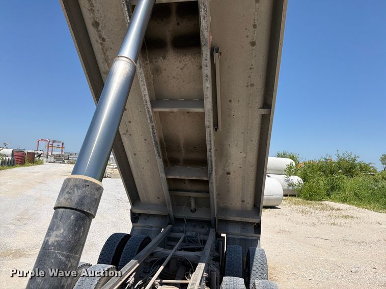 image for item DN6653 2013 Mack CHU613 dump truck
