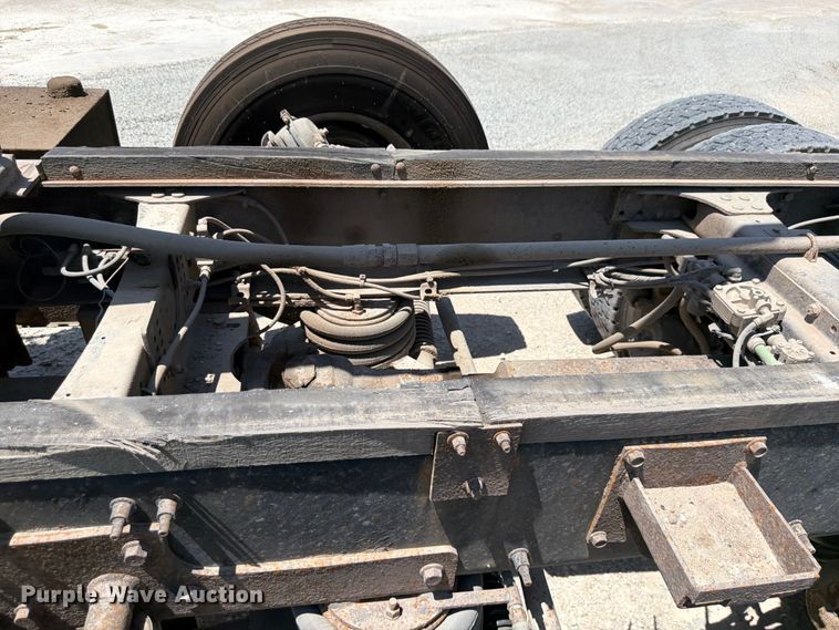 image for item DN6653 2013 Mack CHU613 dump truck