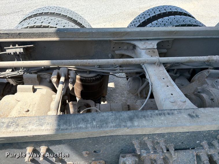 image for item DN6653 2013 Mack CHU613 dump truck