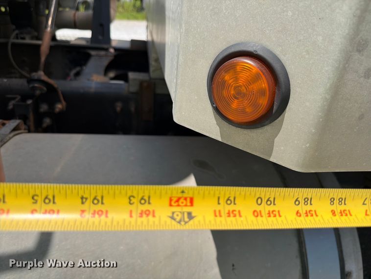 image for item DN6653 2013 Mack CHU613 dump truck