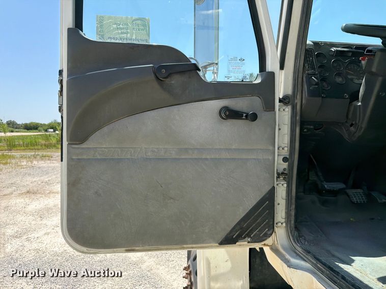 image for item DN6653 2013 Mack CHU613 dump truck