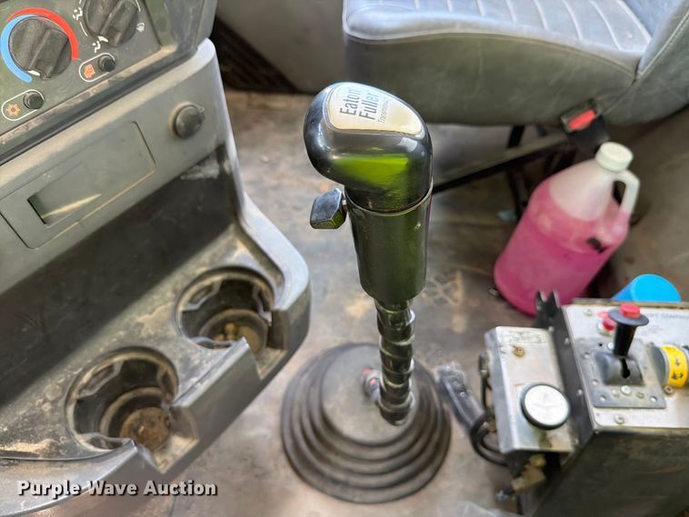 image for item DN6653 2013 Mack CHU613 dump truck