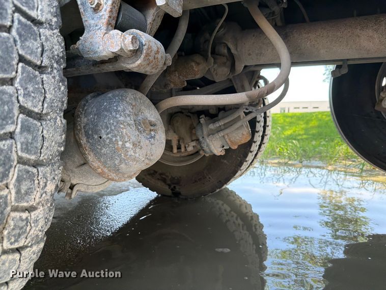image for item DN6653 2013 Mack CHU613 dump truck