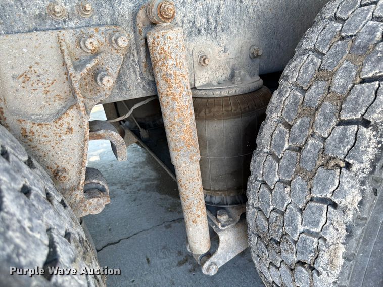 image for item DN6653 2013 Mack CHU613 dump truck