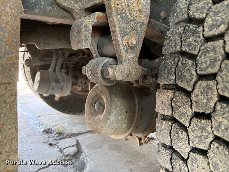 image for item DN6653 2013 Mack CHU613 dump truck