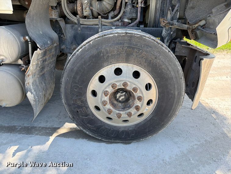 image for item DN6653 2013 Mack CHU613 dump truck