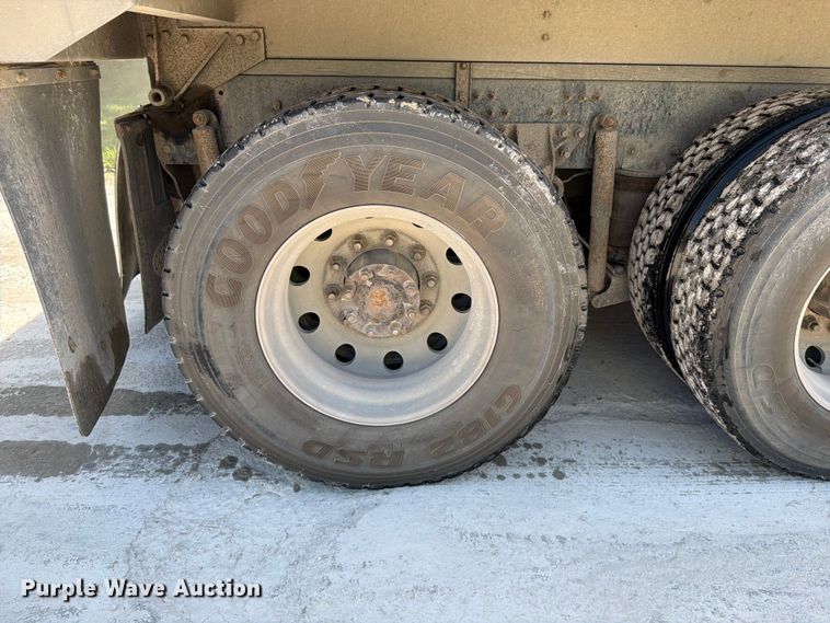 image for item DN6653 2013 Mack CHU613 dump truck