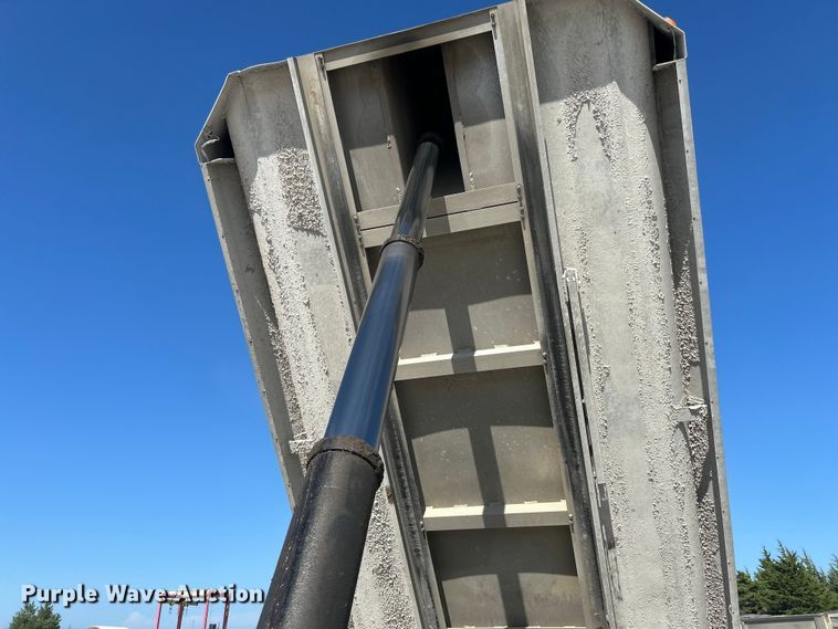 image for item DN6656 2009 Cornhusker 800 end dump pup trailer